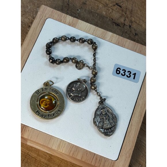 Vintage Religious St. Anthony Medal Pope John Paul II Charm & Beaded Rosary Chai - Picture 5 of 12